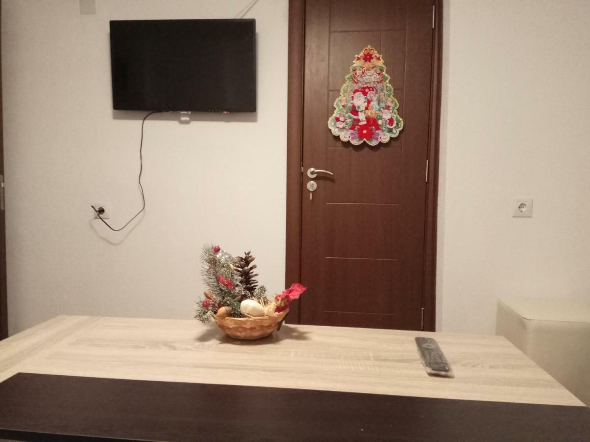 סמוליאן Yellow House מראה חיצוני תמונה