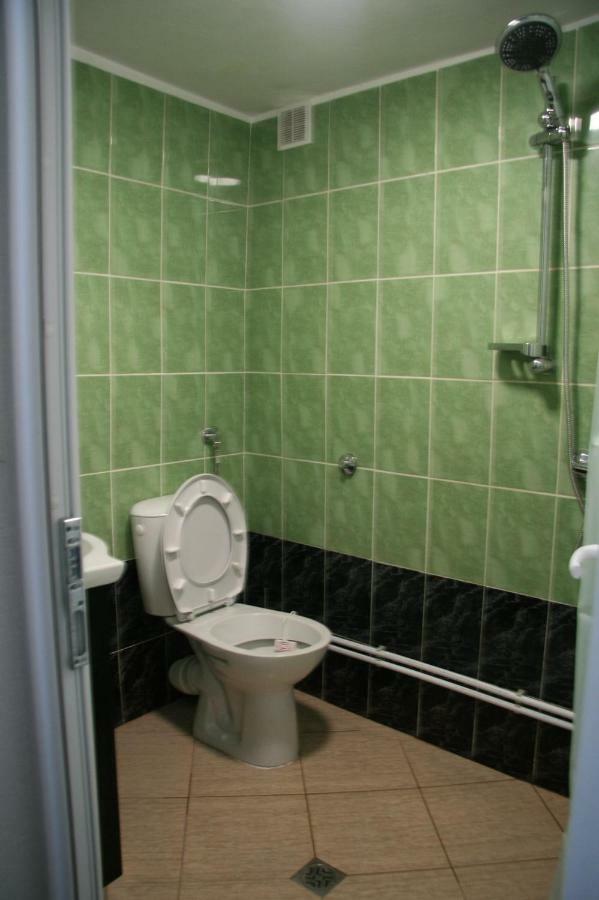 סמוליאן Yellow House מראה חיצוני תמונה